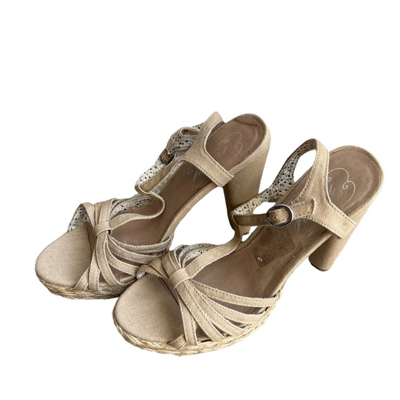 Shoes - Envy Beige Platform Chunky Heel Sandals Size 8
